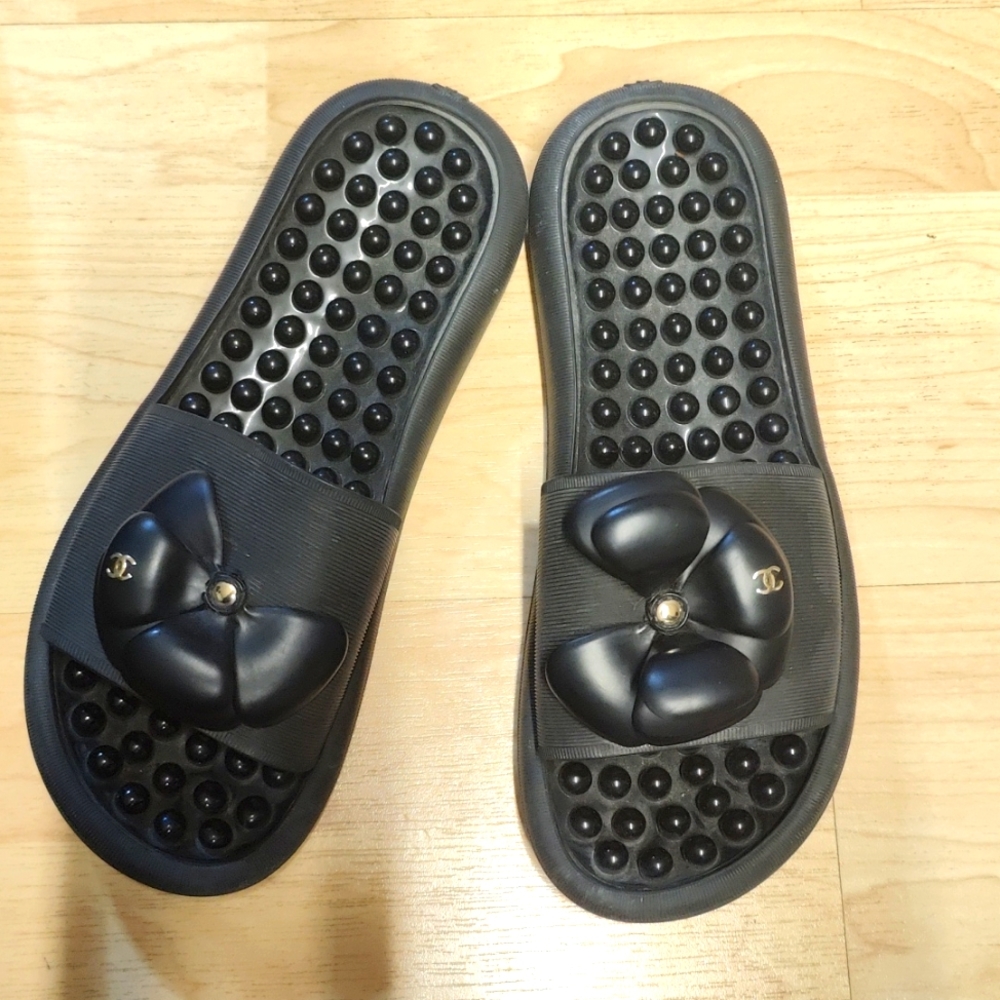 Chanel Black Rubber Camellia Slide sandals size 37